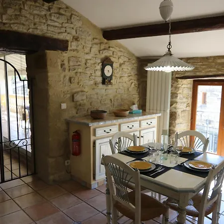 Διαμέρισμα 2 Balcon Provencal Face Au Chateau De Montaren, A 5 Min D'uzes *