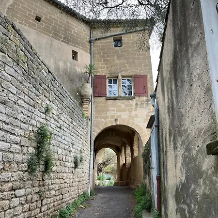 Apartment 2 Balcon Provencal Face Au Chateau De Montaren, A 5 Min D'uzes *